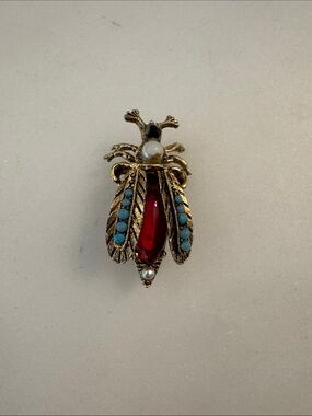 Vintage Arthur Pepper signed Gold-Tone Bee Brooch with Red and Turquoise Accents